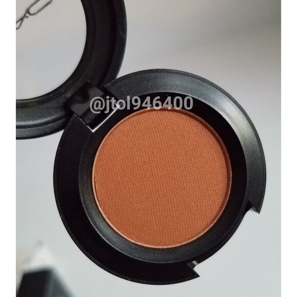 Mac Texture Eyeshadow - Picture 2 of 3
